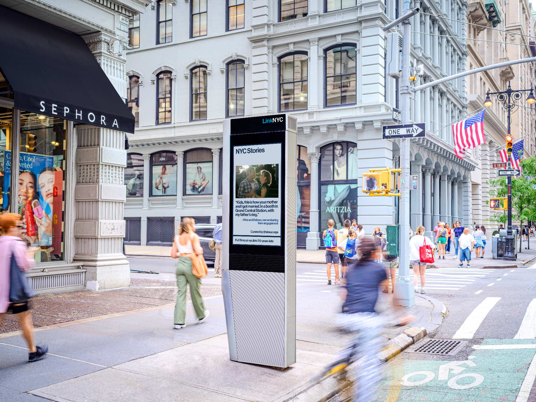 LinkNYC kiosk showing 