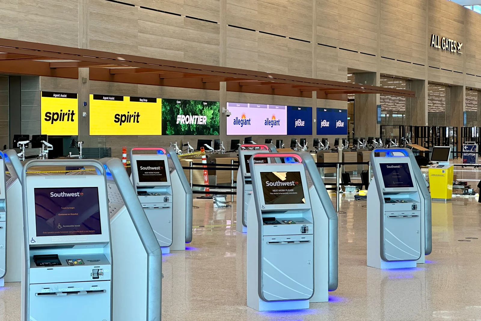 Kansas City International Airport terminal launch includes Nanolumens displays.