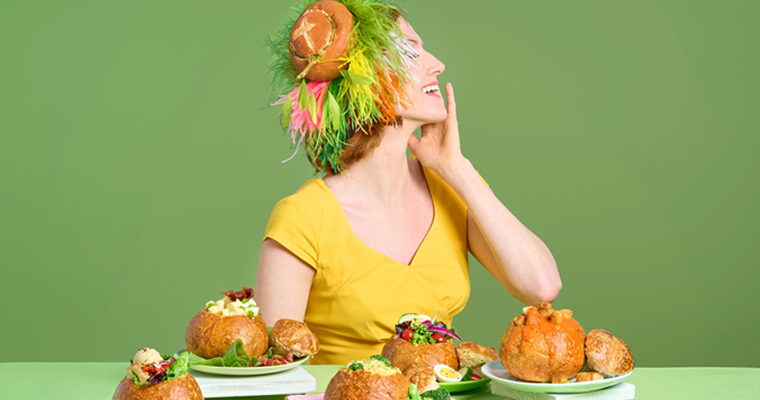 Panera designs 'bread head' hat fascinator for Derby fans - Vimarsana News