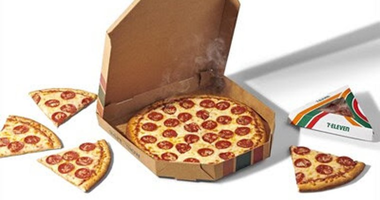 photo of a 7-Eleven pizza pie