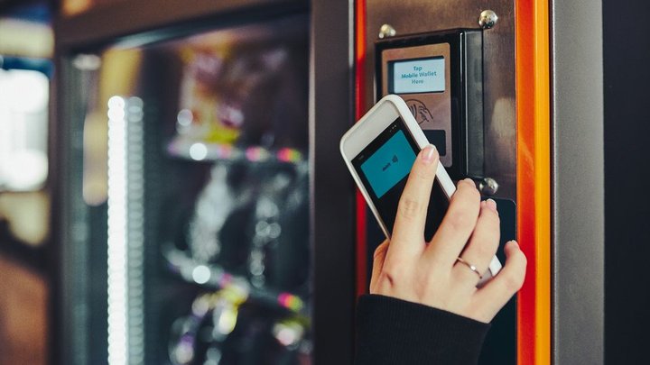 Vending machine ignites craze for mini prints