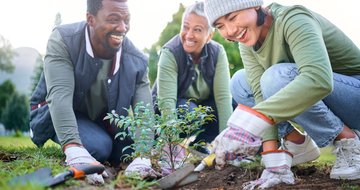 10 Louisville churches unite to serve 40 local schools