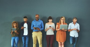Seven reasons we should encourage our members not to use their smartphones or tablets in worship services