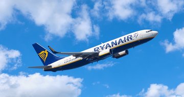 Irish airline Ryanair ends rewards program