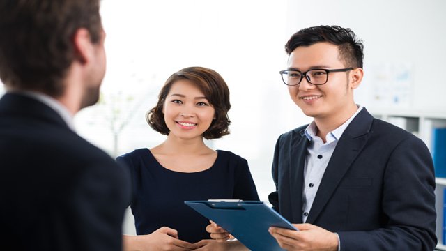 How digital signage can improve internal communications in the workplace