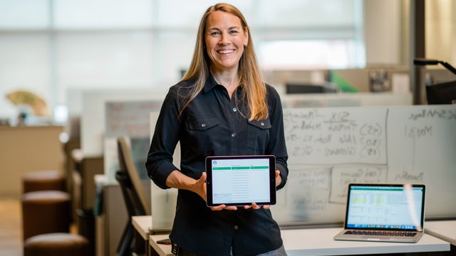 How Starbucks deployed 23,000 iPads for training