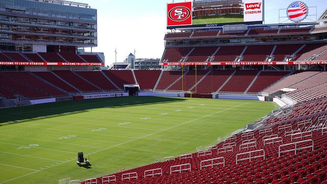 Visa pushes mobile payments at Super Bowl 50