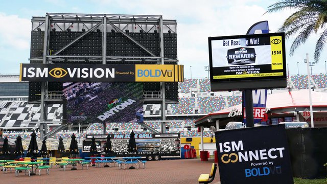Digital signage drives into Daytona 500