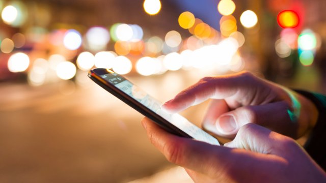 What are some big issues facing mobile payments?