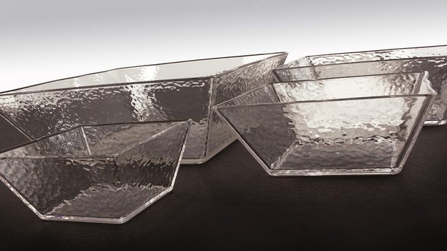 Textured Bowls and Platters Provide Crystal-Clear Product Presentation