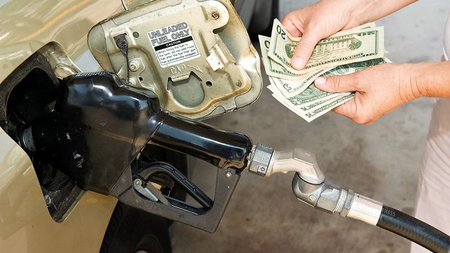 Commodities: Soaring gas prices rock pizza restaurateur's delivery-centric world