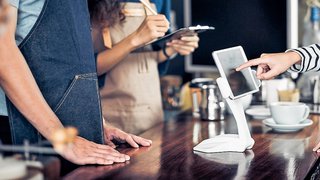 Restaurant tech experts: Tech is pushing QSRs 'away from counter,' toward collaboration