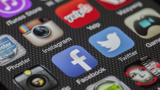 A quick primer on best practices for social media and digital signage