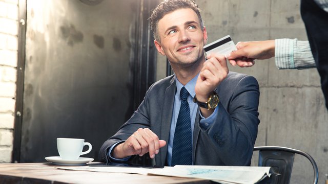 Danny Meyer pens blog about why he believes in cashless restaurants
