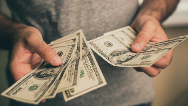Are consumers pushing back against the cashless trend?