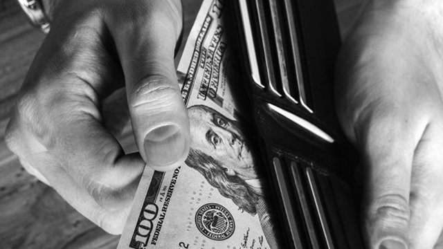 How much cash do I have on me?