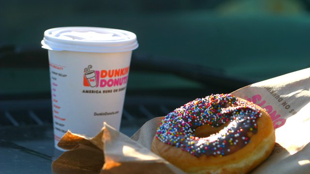 Dunkin' Donuts delivers digital signage customer experience