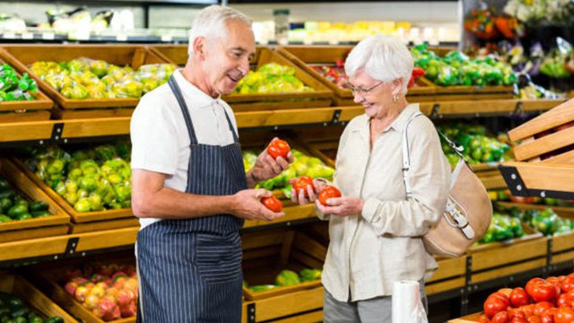 Why store associates must play a critical role in customer experience