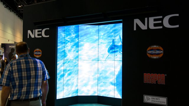 Is VR a threat or an ally to digital signage?