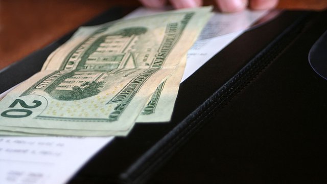 Survey finds Gen Zers, families lead the restaurant spend race