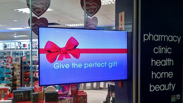 South African retailer delivers digital journey with digital signage