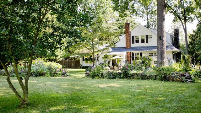 2017 Landscaping Trends: Make a Statement with a New Front Yard