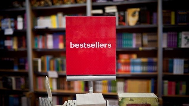 Amazon plans to open hundreds of bookstores, claims mall operator