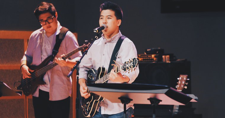 6 ways leading a worship team is like leading a church