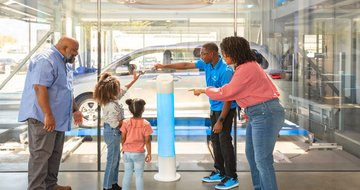 Carvana debuts car vending machine in Denver | Vending Times