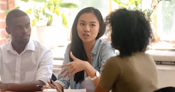 11 lousy listening habits leaders must avoid