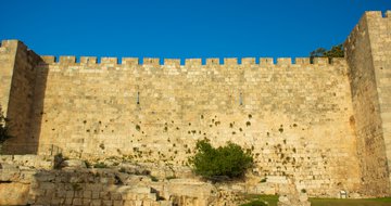 How Nehemiah led past opposition and criticism