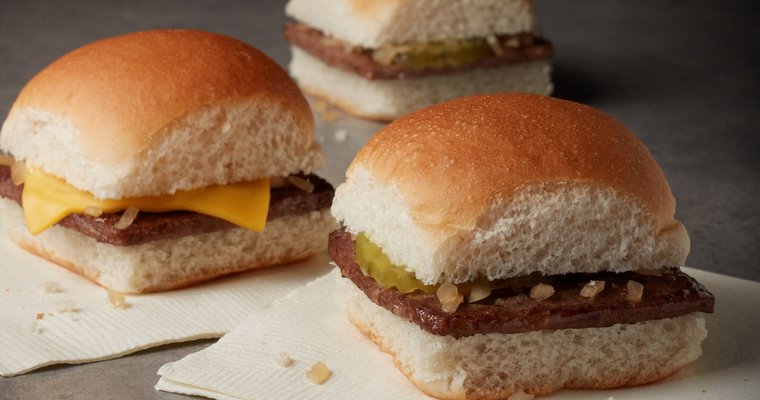 White Castle giving away free cheese sliders this weekend - Vimarsana News