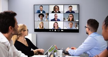 Practical tips for successfully leading a hybrid team