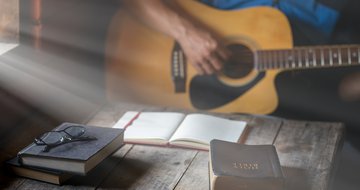 8 job qualifications of a worship pastor