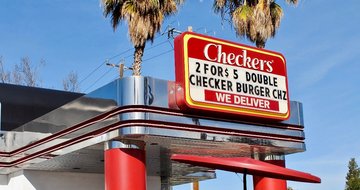 Checkers & Rally’s debuts holiday season deals, rewards offers