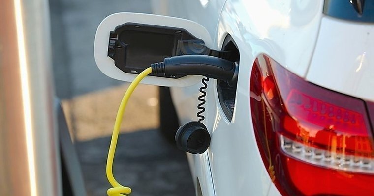 EV charging station charges 10 vehicles at a time