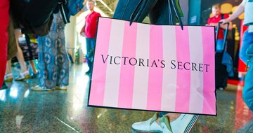 Victoria Secret reward benefits include a birthday gift